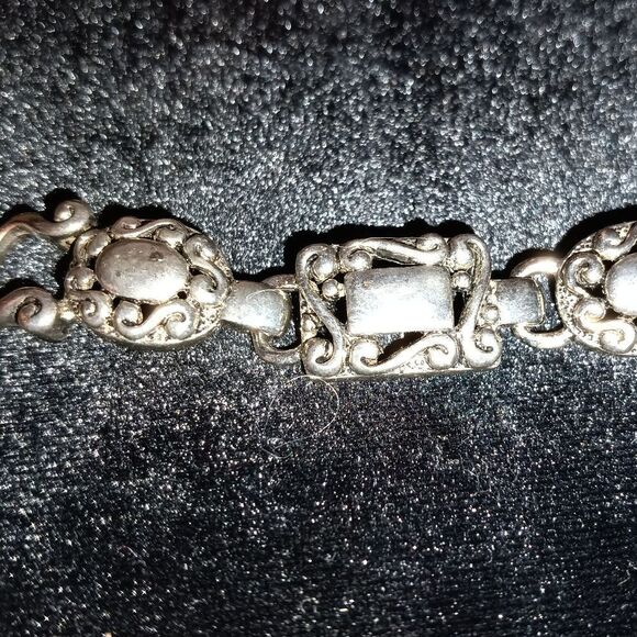 Vintage Blackened silver link bracelets with magnetic closure 7-inch - Picture 3 of 9